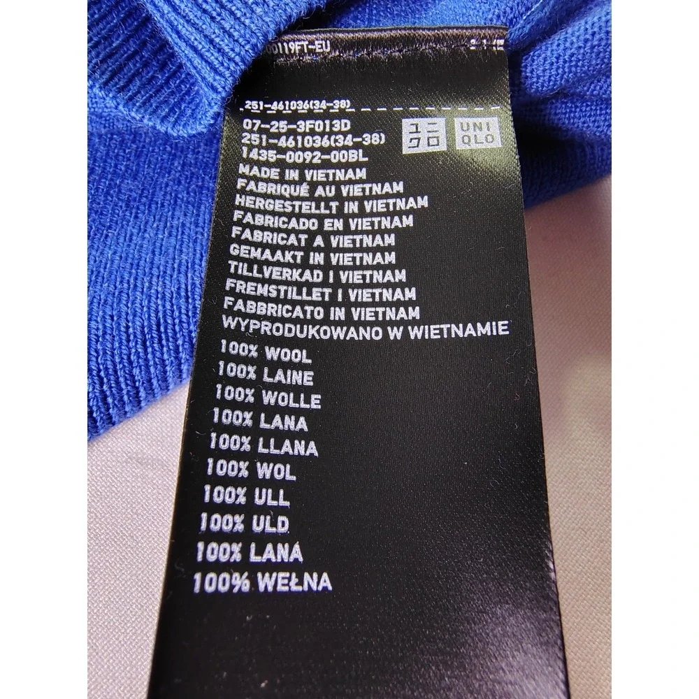 Uniqlo 100% Wool Fine Knit Crewneck Sweater Royal Blue Mens Pullover Classic M